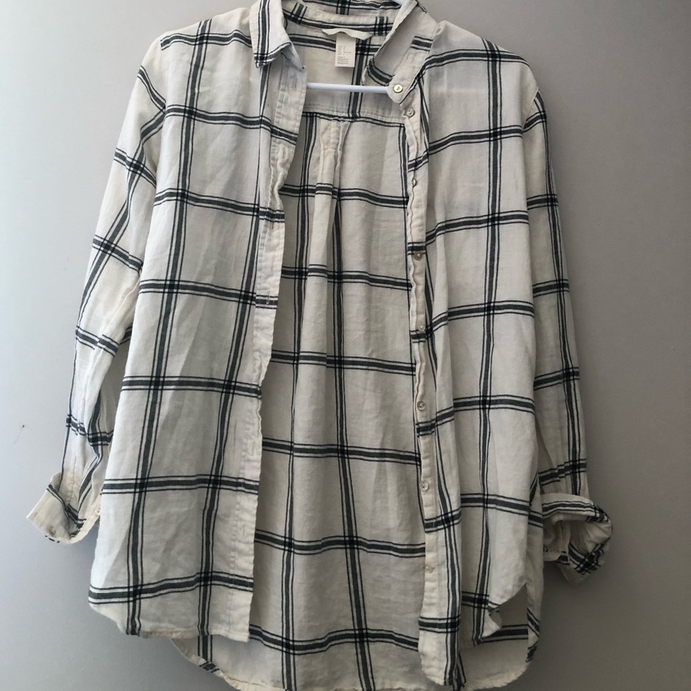 Plaid white and black button up